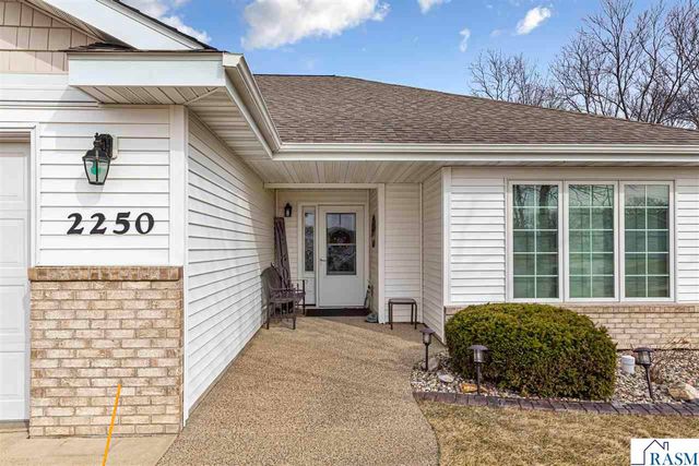 2250 St. John Court, North Mankato, MN 56003