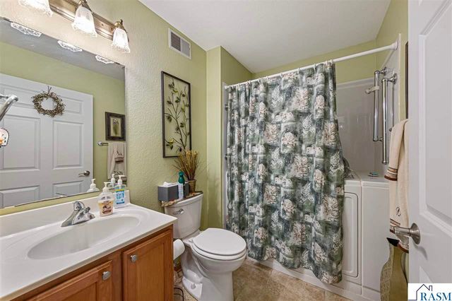 2250 St. John Court, North Mankato, MN 56003