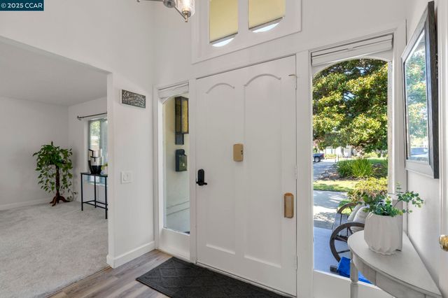 2017 Pine Knoll Dr 4, Walnut Creek, CA 94595