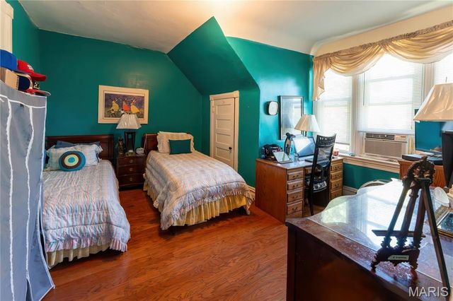 4721 Northland Avenue, St Louis, MO 63113