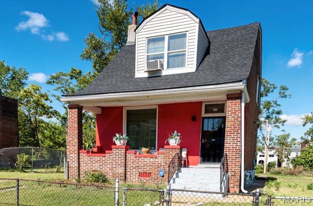 4721 Northland Avenue, St Louis, MO 63113