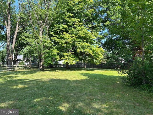 1252 HOFFMAN RD, Ambler, PA 19002