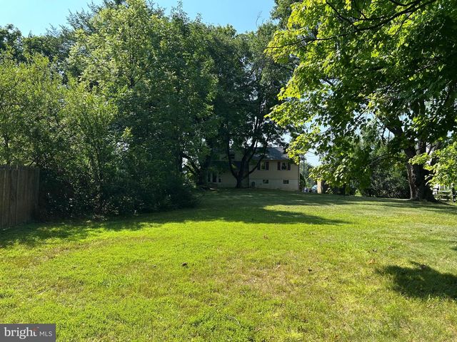 1252 HOFFMAN RD, Ambler, PA 19002