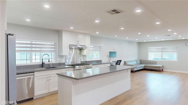 14851 Jeffrey 59, Irvine, CA 92618