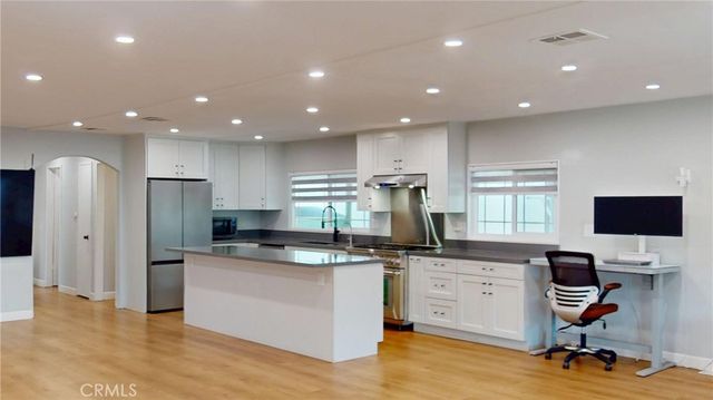 14851 Jeffrey 59, Irvine, CA 92618