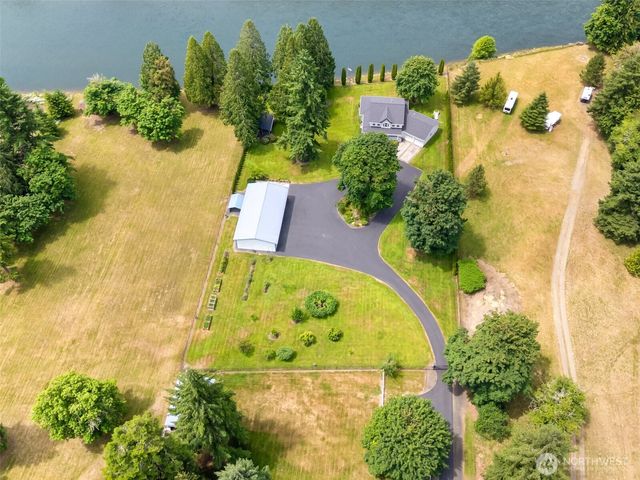 253 Green Water Drive, Toledo, WA 98591