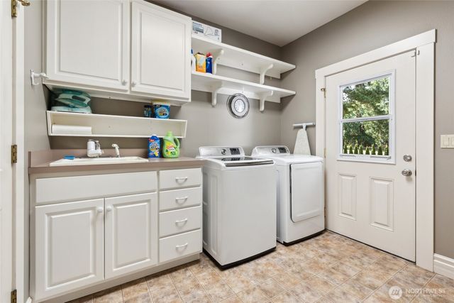 253 Green Water Drive, Toledo, WA 98591