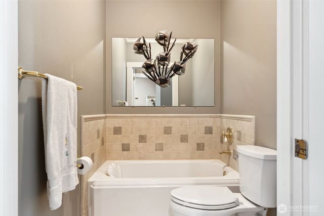 253 Green Water Drive, Toledo, WA 98591