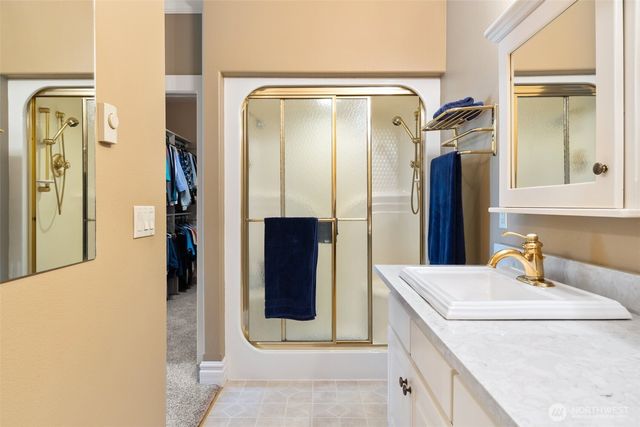 253 Green Water Drive, Toledo, WA 98591