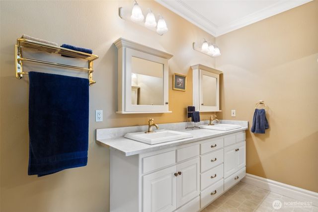 253 Green Water Drive, Toledo, WA 98591