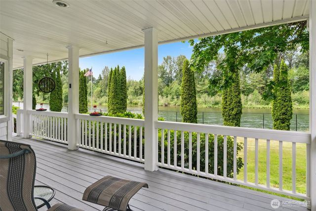 253 Green Water Drive, Toledo, WA 98591