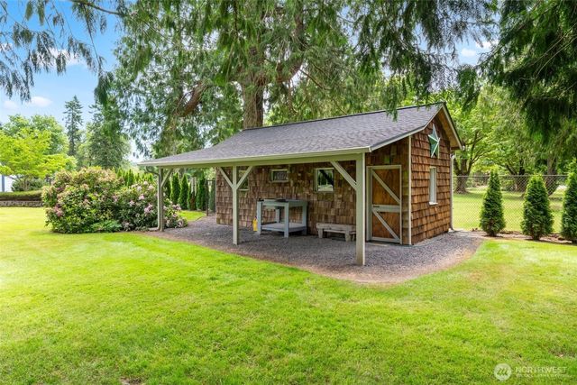 253 Green Water Drive, Toledo, WA 98591
