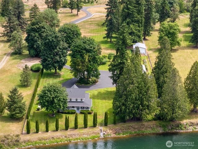 253 Green Water Drive, Toledo, WA 98591
