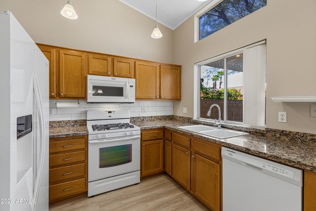 3231 E MENADOTA Drive, Phoenix, AZ 85050