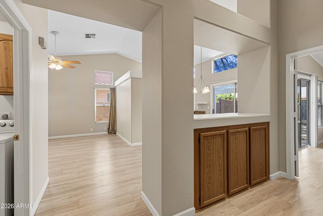 3231 E MENADOTA Drive, Phoenix, AZ 85050