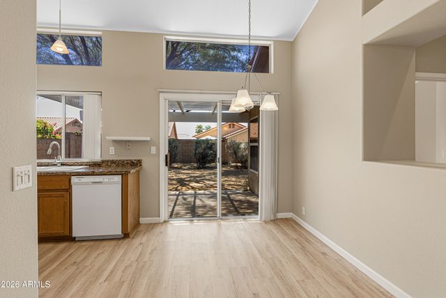 3231 E MENADOTA Drive, Phoenix, AZ 85050