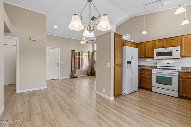 3231 E MENADOTA Drive, Phoenix, AZ 85050