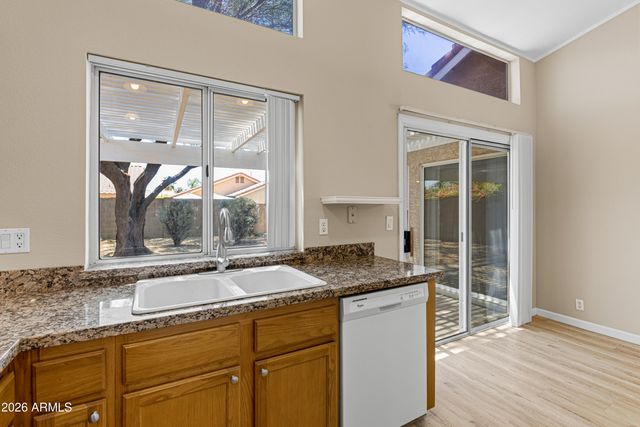 3231 E MENADOTA Drive, Phoenix, AZ 85050