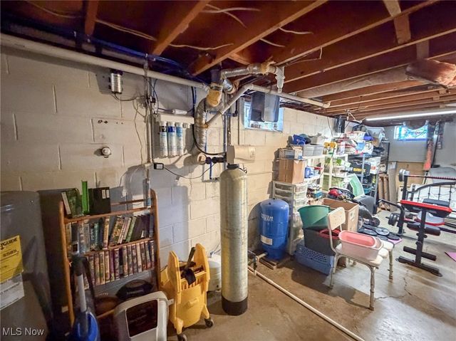 3875 Mcclintocksburg Road, Diamond, OH 44412