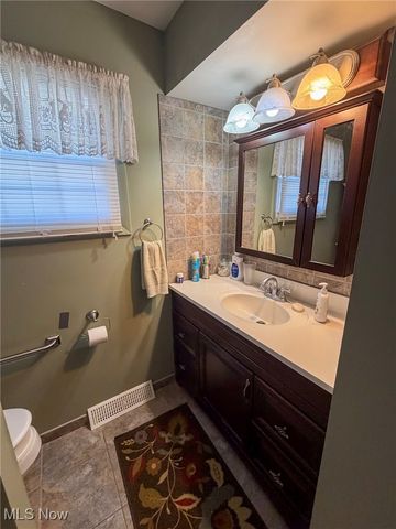 3875 Mcclintocksburg Road, Diamond, OH 44412