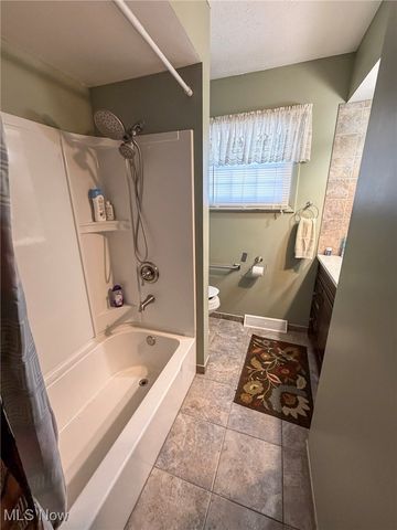 3875 Mcclintocksburg Road, Diamond, OH 44412