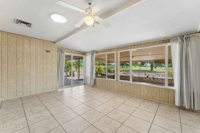 10208 W PINEHURST Drive, Sun City, AZ 85351