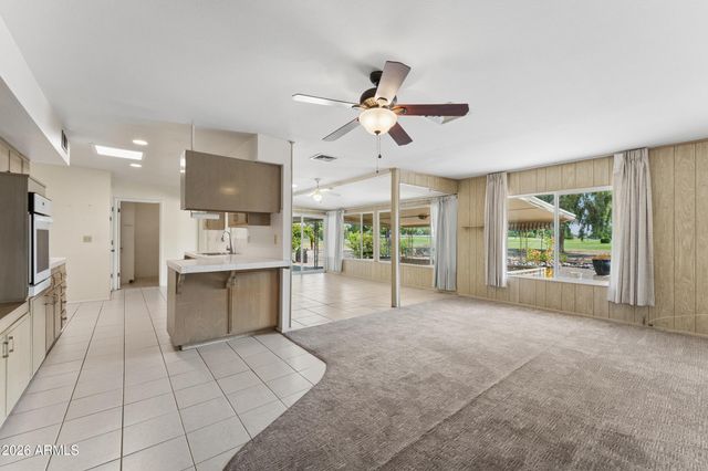 10208 W PINEHURST Drive, Sun City, AZ 85351