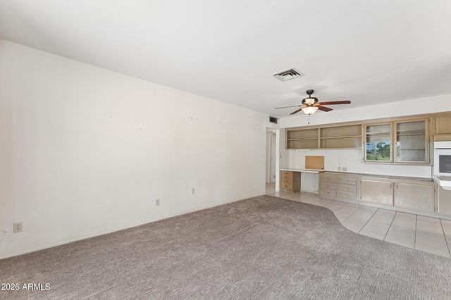 10208 W PINEHURST Drive, Sun City, AZ 85351