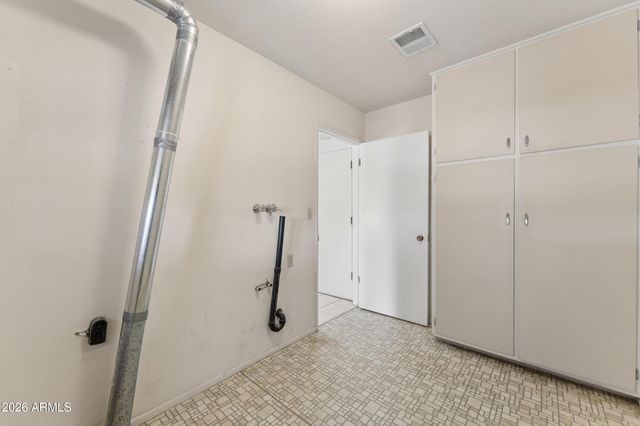 10208 W PINEHURST Drive, Sun City, AZ 85351
