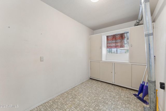 10208 W PINEHURST Drive, Sun City, AZ 85351