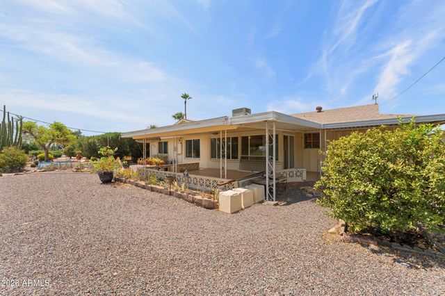 10208 W PINEHURST Drive, Sun City, AZ 85351