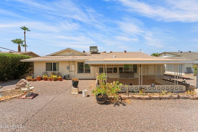 10208 W PINEHURST Drive, Sun City, AZ 85351