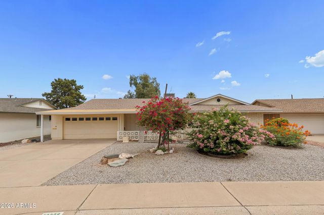 10208 W PINEHURST Drive, Sun City, AZ 85351