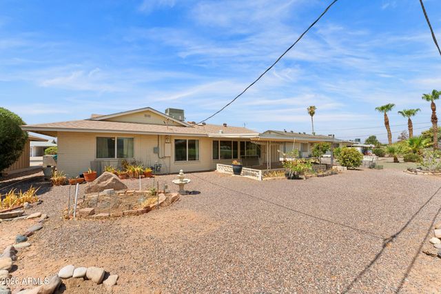 10208 W PINEHURST Drive, Sun City, AZ 85351