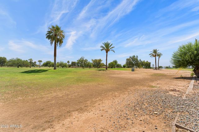 10208 W PINEHURST Drive, Sun City, AZ 85351