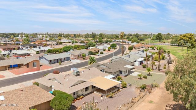 10208 W PINEHURST Drive, Sun City, AZ 85351