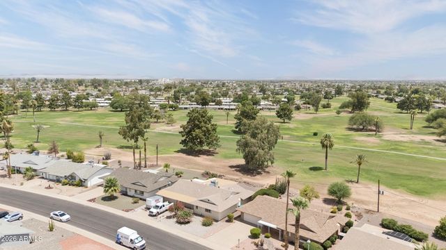 10208 W PINEHURST Drive, Sun City, AZ 85351