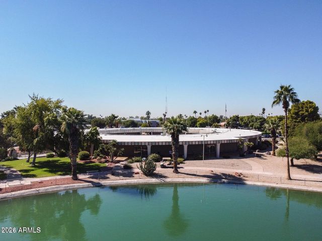 10208 W PINEHURST Drive, Sun City, AZ 85351