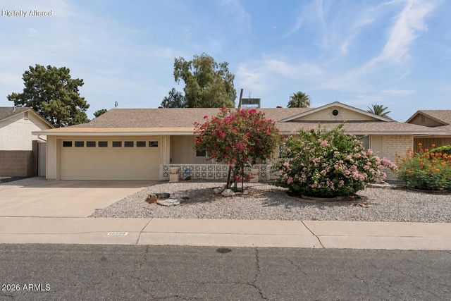 10208 W PINEHURST Drive, Sun City, AZ 85351