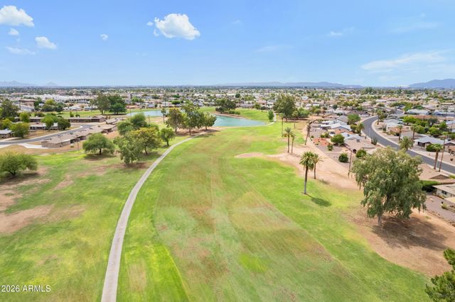 10208 W PINEHURST Drive, Sun City, AZ 85351