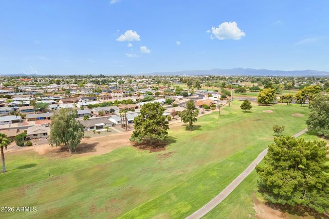 10208 W PINEHURST Drive, Sun City, AZ 85351