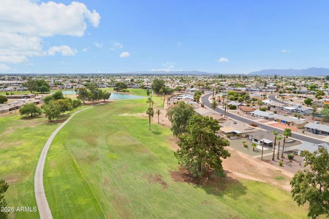 10208 W PINEHURST Drive, Sun City, AZ 85351