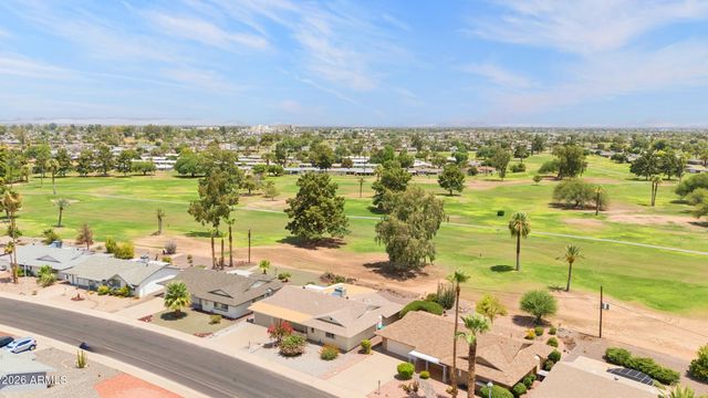 10208 W PINEHURST Drive, Sun City, AZ 85351