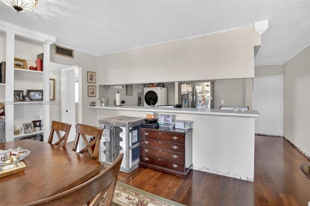 5240 NE 6th Ave H26, Oakland Park, FL 33334