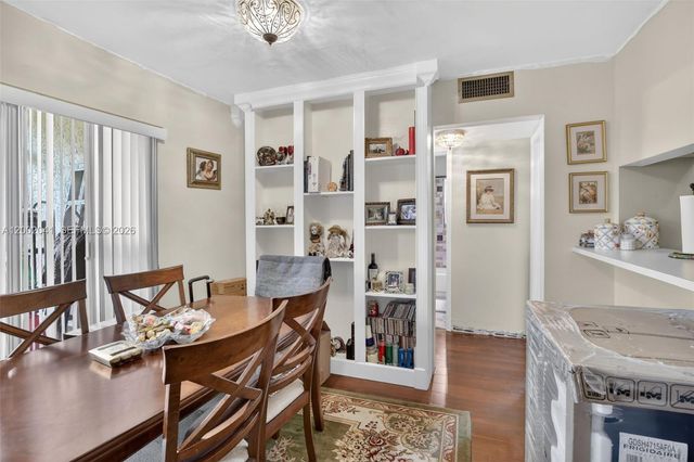 5240 NE 6th Ave H26, Oakland Park, FL 33334