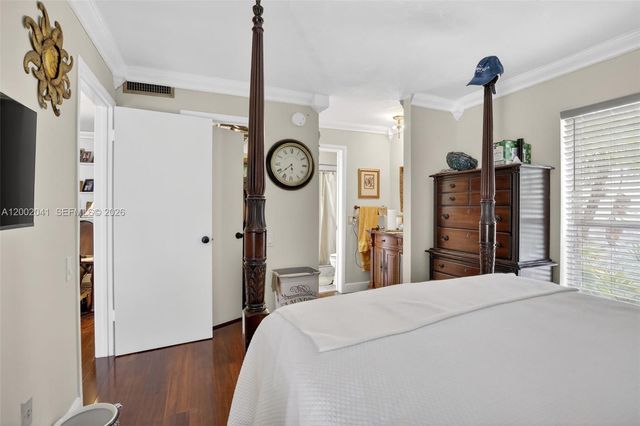 5240 NE 6th Ave H26, Oakland Park, FL 33334