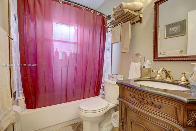 5240 NE 6th Ave H26, Oakland Park, FL 33334