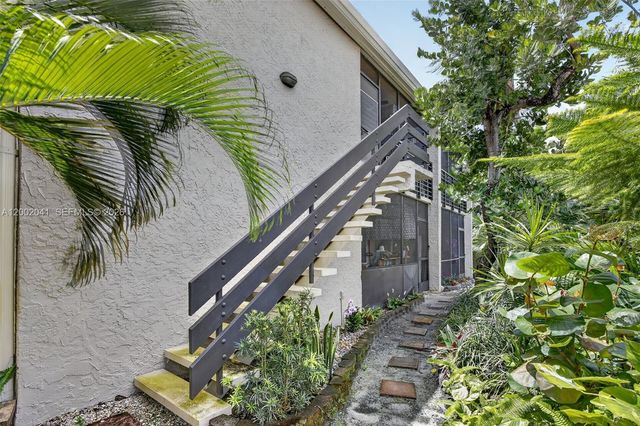 5240 NE 6th Ave H26, Oakland Park, FL 33334