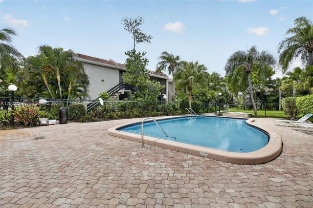 5240 NE 6th Ave H26, Oakland Park, FL 33334