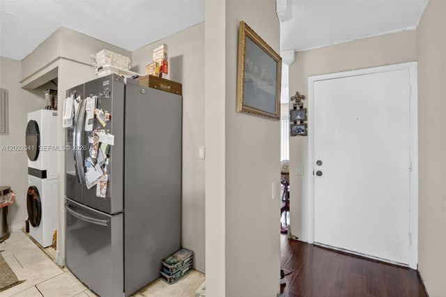 5240 NE 6th Ave H26, Oakland Park, FL 33334